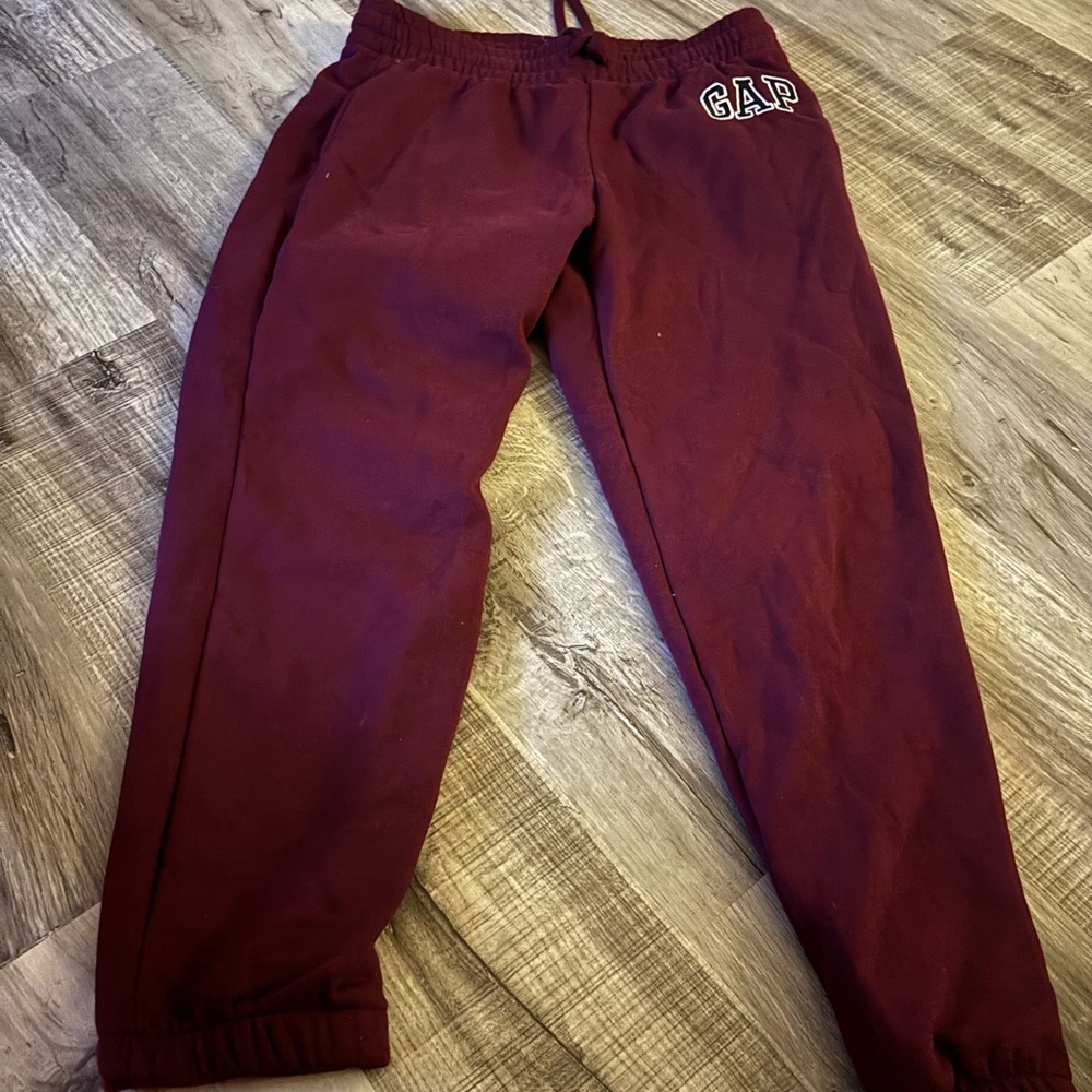 GAP Woman’s Maroon Jogger Pants